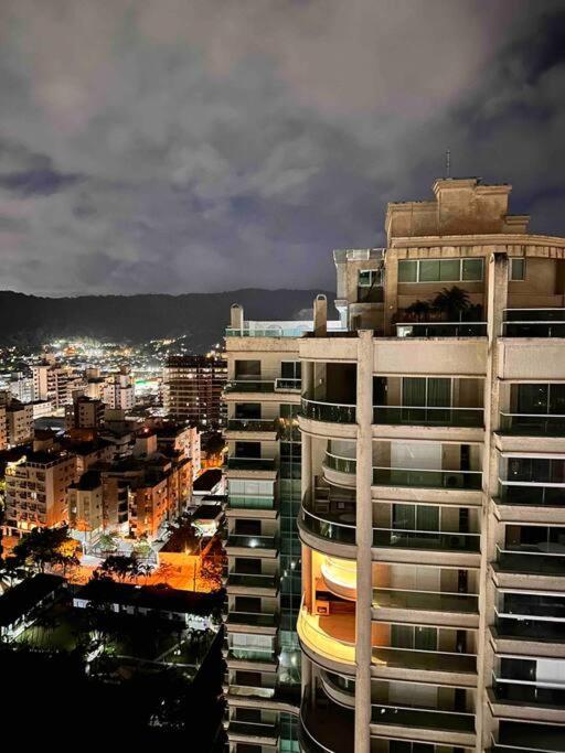 Apto Com Vista Para O Mar Com 2 Vagas - غوارويا المظهر الخارجي الصورة